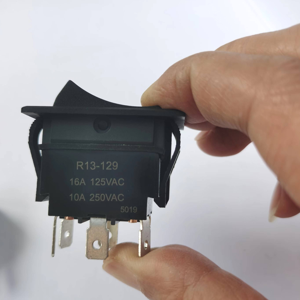 R13-129 4Pin 6Pins 125/250V 16 - Power Tools Electrical 评论和价格